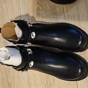 Girls boots